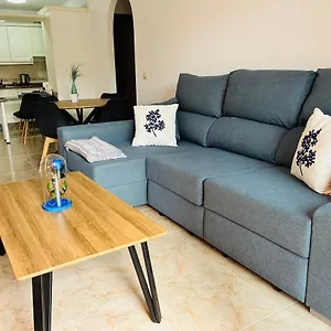 https://el-medano-la-ola-cabezo-beach-2-rooms-parking-place.adeje-hotels.com