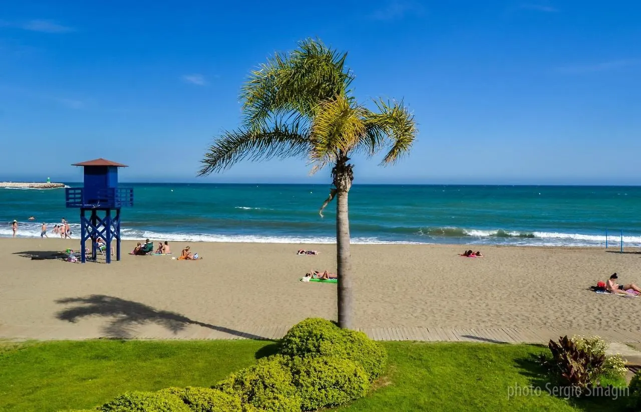 508 Piscis: Mountain-View Apartment with Pool Benalmadena